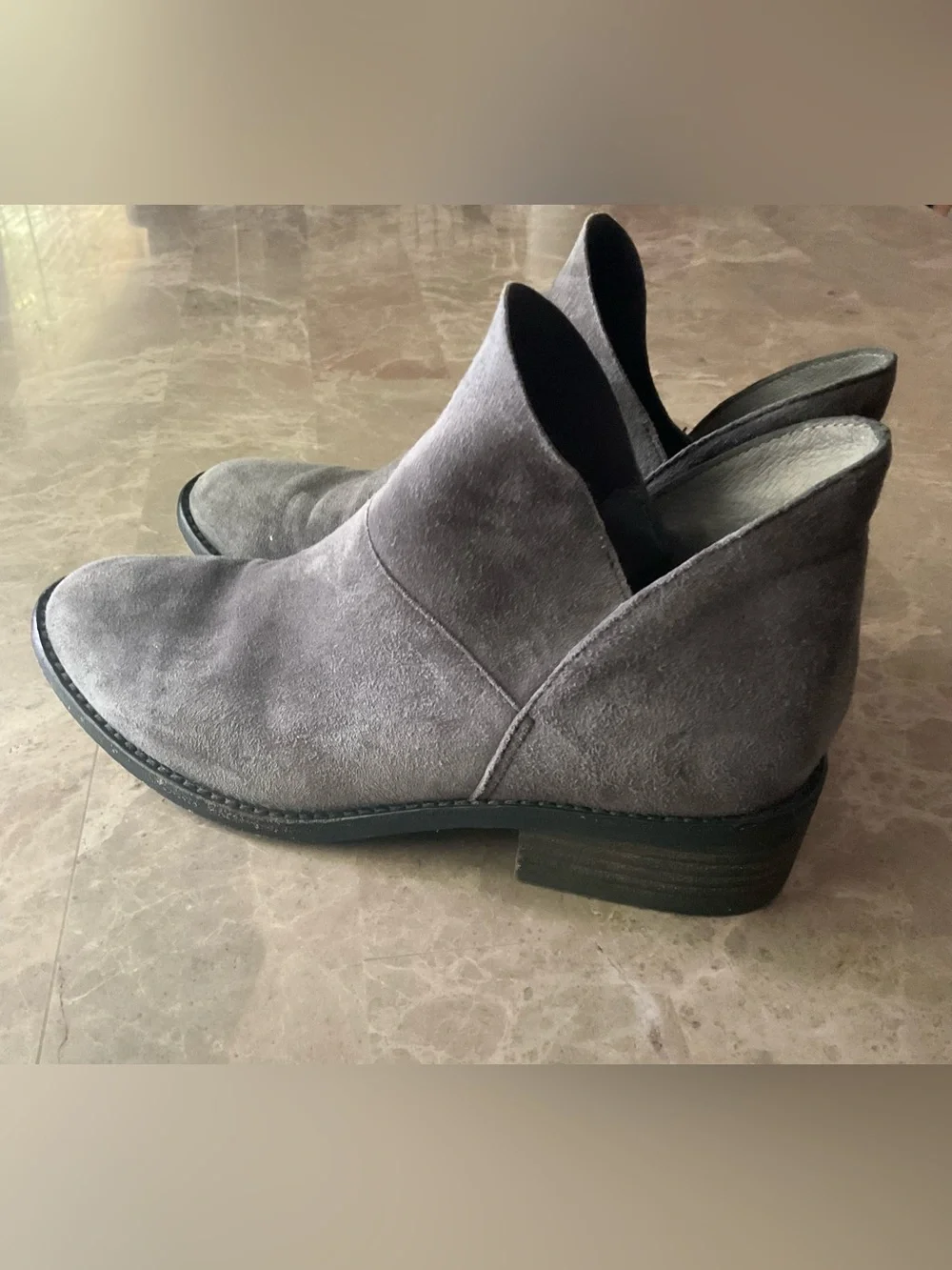 Eileen Fisher Grey Graphite Leaf Suede Ankle Boots Sz 7 Vero cuccio